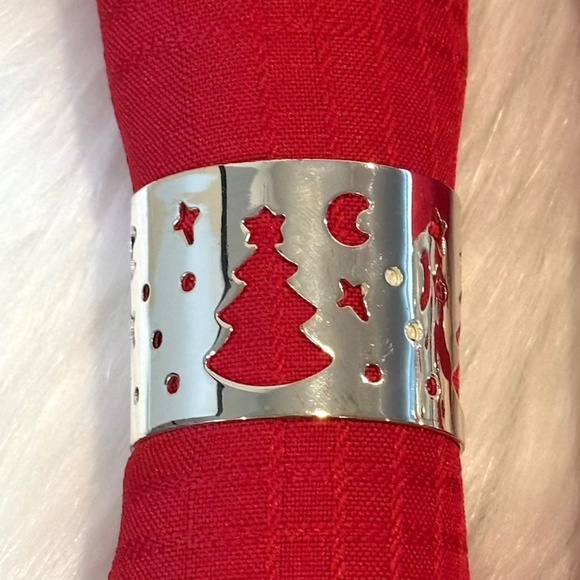 17 Piece Linen Set (Retail $103) - 1 Tablecloth, 8 Napkins, &  8 Rings - Picture 5 of 11